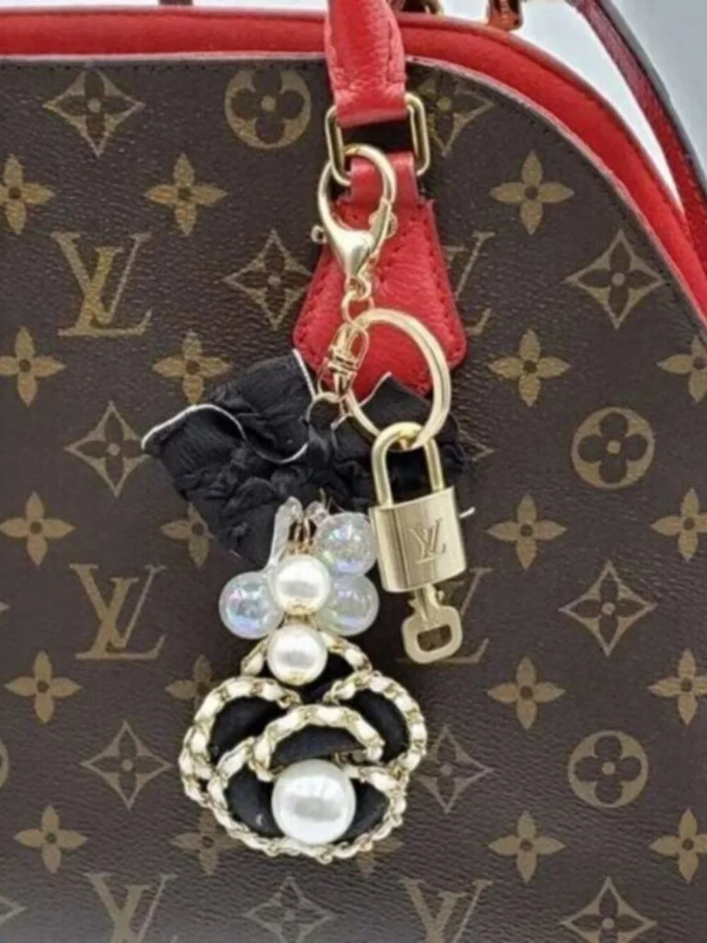 LV Gold Padlock Authentic 🔑 Luxury Bag Charm w/ Unbranded Flower Keychain